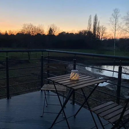 Du Pre Rond Apartment *